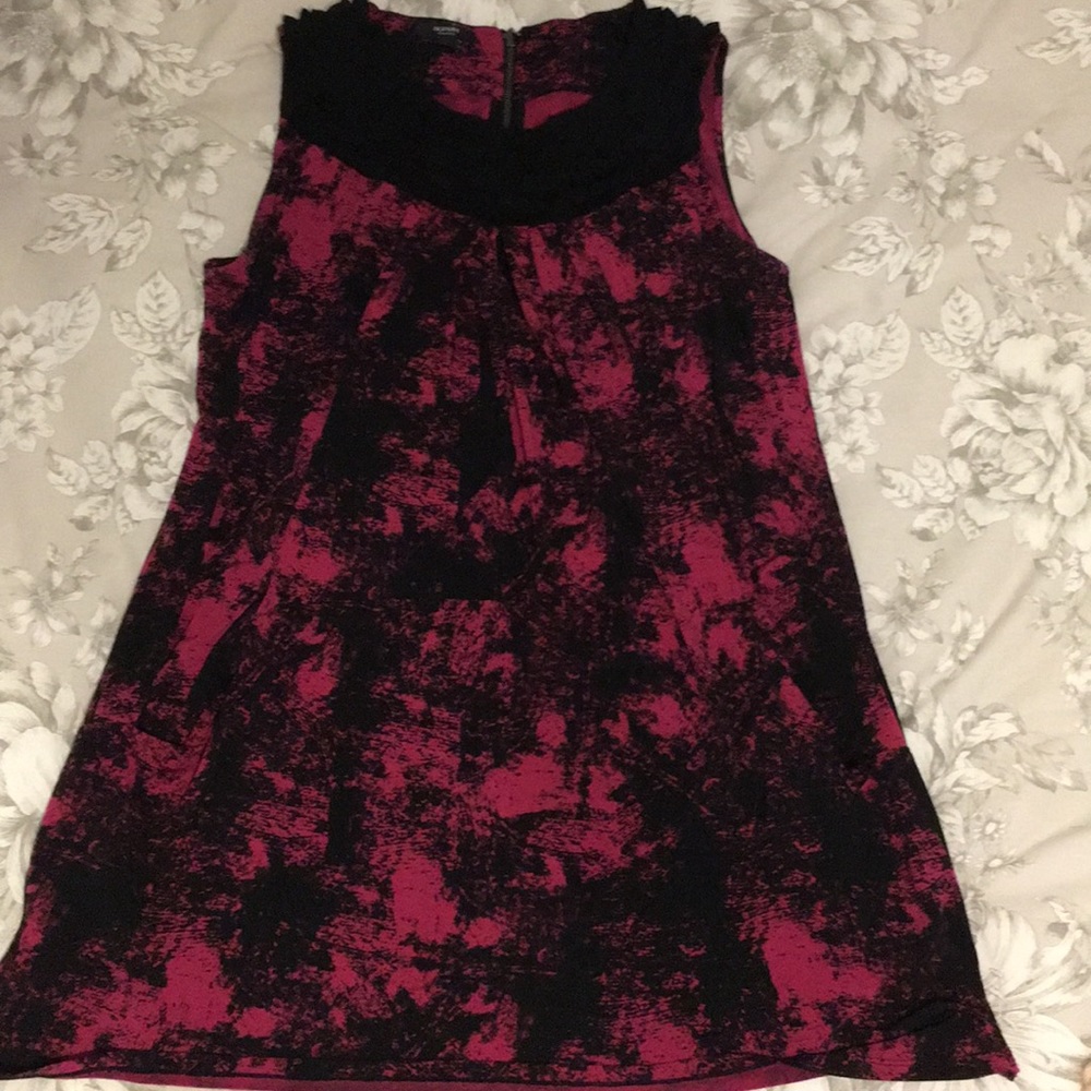Adorable Dress with Pockets!